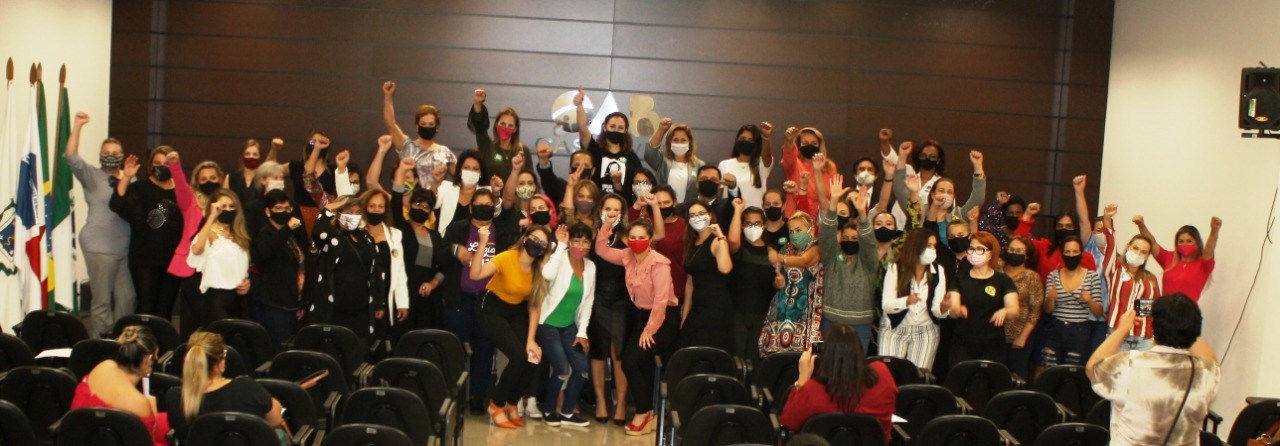 Candidatas prestigiam palestras sobre a participação das mulheres na política