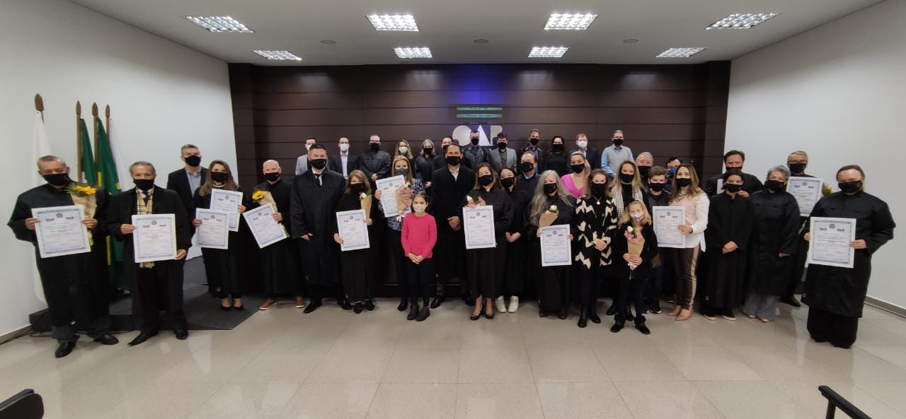 HOMENAGENS DOS 47 ANOS DA OAB EMOCIONAM E CONVIDAM TODOS À REFLEXÃO