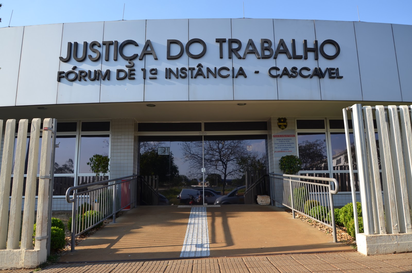 TRT disciplina o acesso a unidades de sua jurisdição